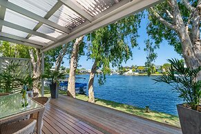 Noosa Entrance Waterfront Resort