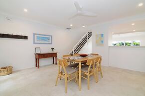 Noosa Entrance Waterfront Resort