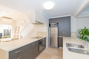 Noosa Entrance Waterfront Resort