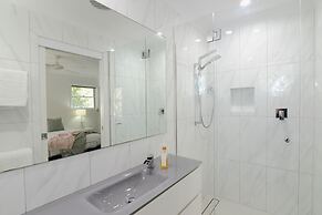 Noosa Entrance Waterfront Resort