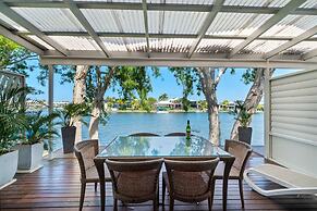 Noosa Entrance Waterfront Resort