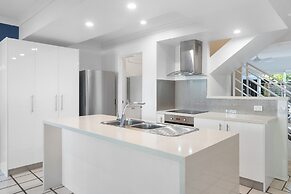 Noosa Entrance Waterfront Resort