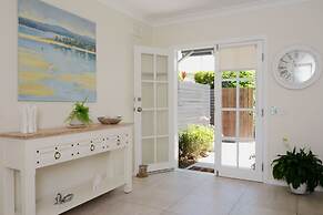 Noosa Entrance Waterfront Resort