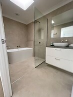 Noosa Entrance Waterfront Resort