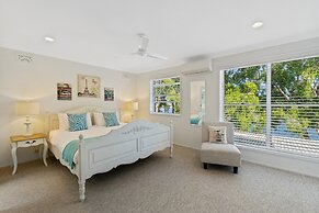 Noosa Entrance Waterfront Resort