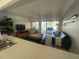 Noosa Entrance Waterfront Resort