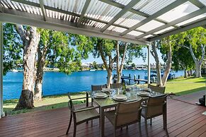 Noosa Entrance Waterfront Resort