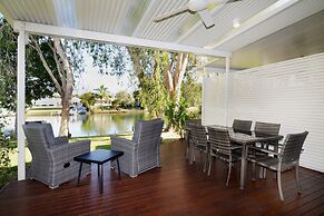 Noosa Entrance Waterfront Resort