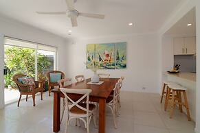 Noosa Entrance Waterfront Resort