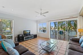 Noosa Entrance Waterfront Resort