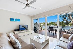 Noosa Entrance Waterfront Resort