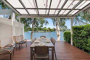 Noosa Entrance Waterfront Resort