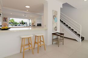 Noosa Entrance Waterfront Resort