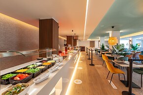 Kumara Serenoa by Lopesan Hotels