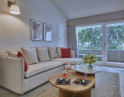 Conrad Chia Laguna Sardinia