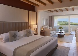 Conrad Chia Laguna Sardinia