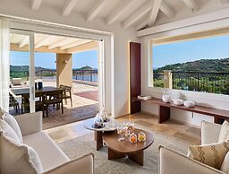 Conrad Chia Laguna Sardinia