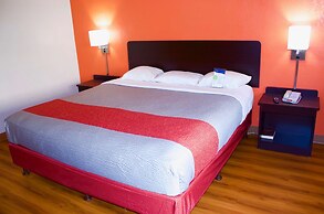 Motel 6 New Stanton, PA