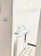 Motel 6 New Stanton, PA