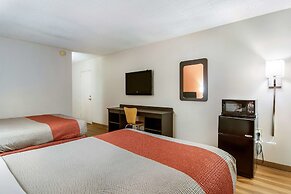 Motel 6 New Stanton, PA