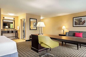 Hampton Inn and Suites Pine Bluff