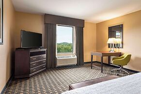 Hampton Inn and Suites Pine Bluff