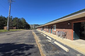 Deerfield Inn by OYO McComb I-55