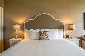 AmishView Inn and Suites