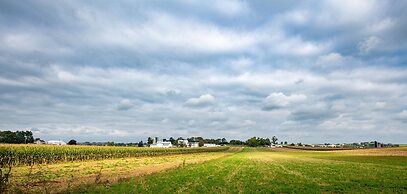 AmishView Inn and Suites