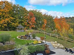 Gunstock Inn & Suites