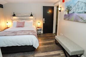 Gunstock Inn & Suites