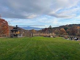 Gunstock Inn & Suites