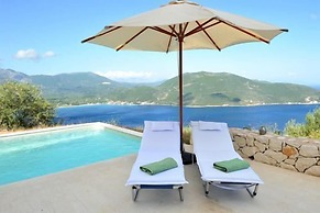 Urania Luxury Villas