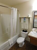 Days Inn & Suites by Wyndham Rochester Mayo Clinic South