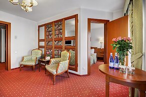 Assambleya Nikitskaya Hotel