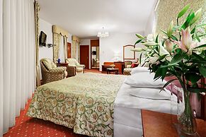 Assambleya Nikitskaya Hotel