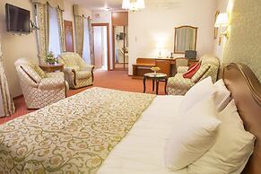 Assambleya Nikitskaya Hotel