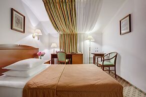 Assambleya Nikitskaya Hotel