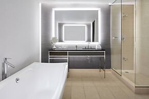 Montreal Airport Marriott In-Terminal Hotel