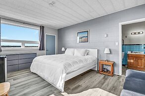 Mavillette Beach Lodge and RV Park