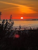 Mavillette Beach Lodge and RV Park