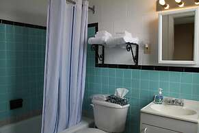 Cape View Motel And Cottages