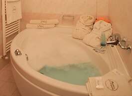 Air Hotel