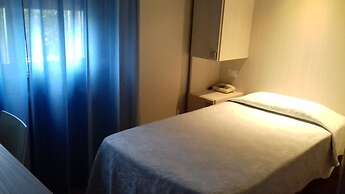 Air Hotel