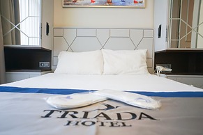 Triada Hotel