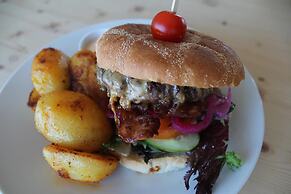 Vikingskipet Hamar Hostel & Apartments