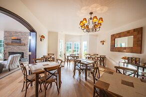 Seal Cove Inn