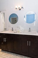 House 5863 - Chicago Bed and Breakfast