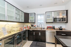 House 5863 - Chicago Bed and Breakfast