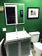 House 5863 - Chicago Bed and Breakfast